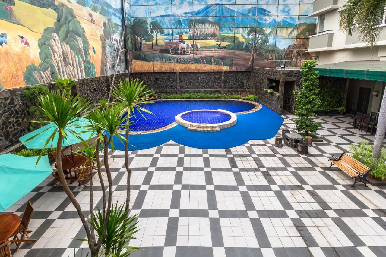 Hotel Golden Sky Pluit Jakarta Bagian luar foto